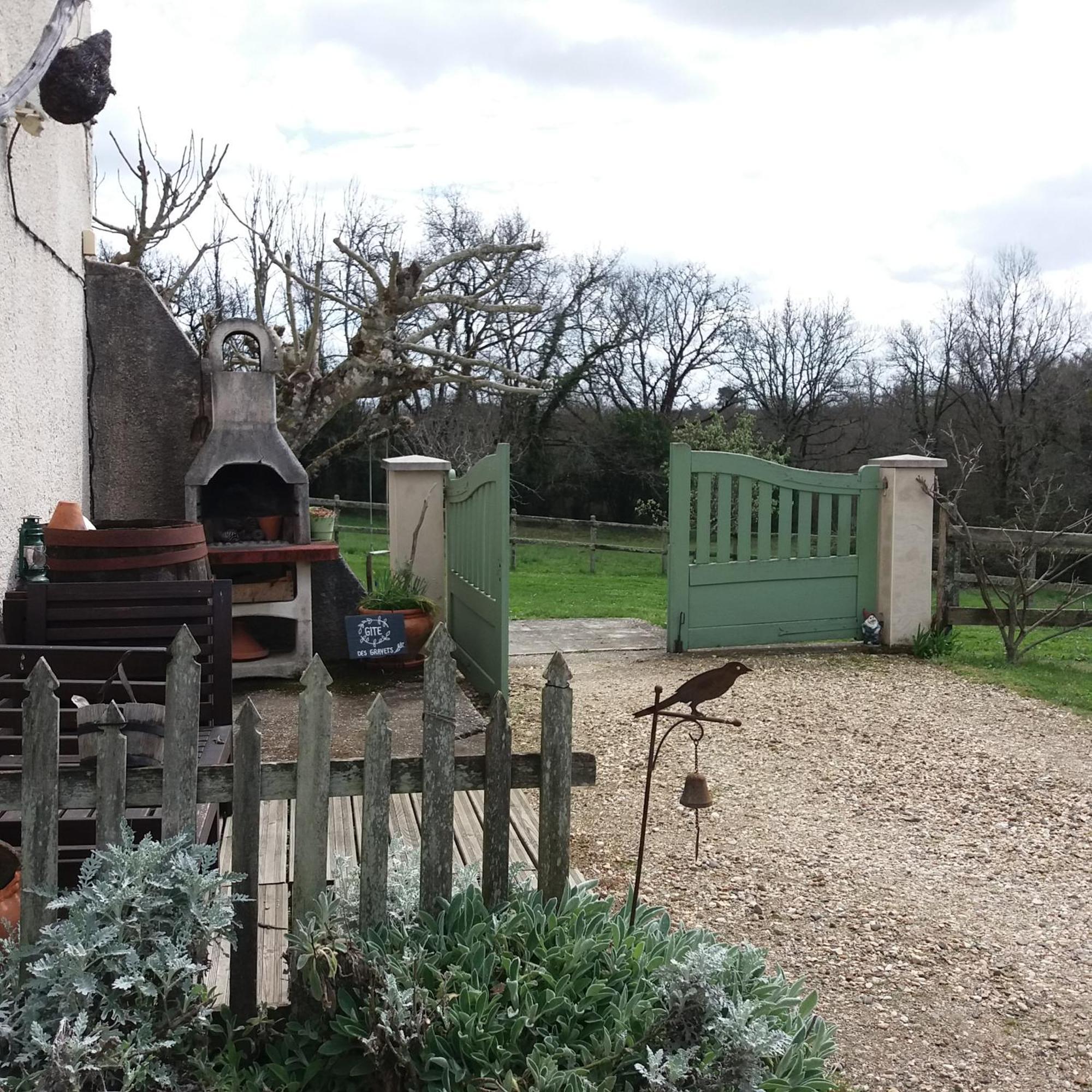 Gite Des Gravets Sigalens Exterior foto